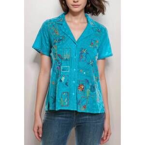 NEW JOHNNY WAS cooper embroidered button up in lake blue